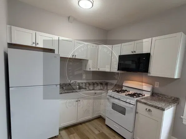 108 Cherry St APT 3, Fall River, MA 02720