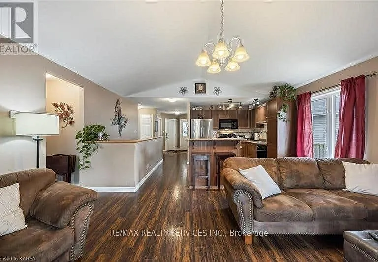 172 Macdougall Dr — Photo 29