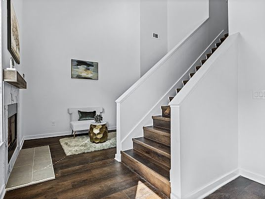 4th image of 3227 Wexford Dr