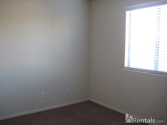 5th image of 14887 W Dahlia Dr