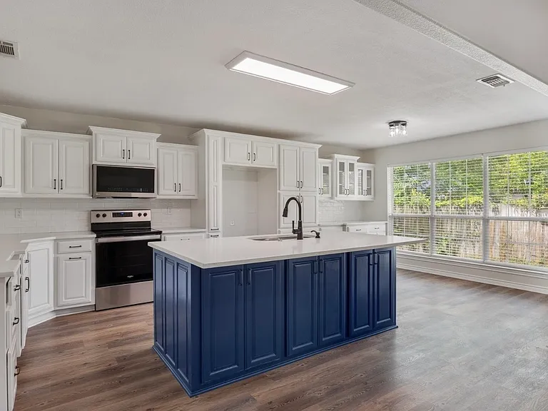 111 Bluebird Ln — Photo 4