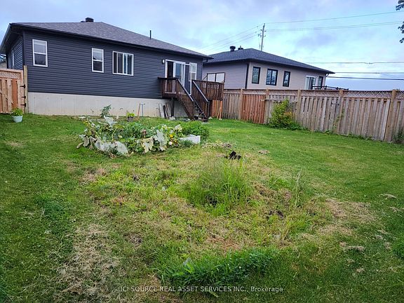 4th image of 5 Portland Dr