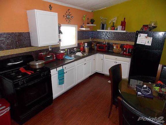 2nd image of 9747 Oaks St
