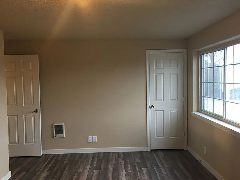 4486 Fergus Ave — Photo 17