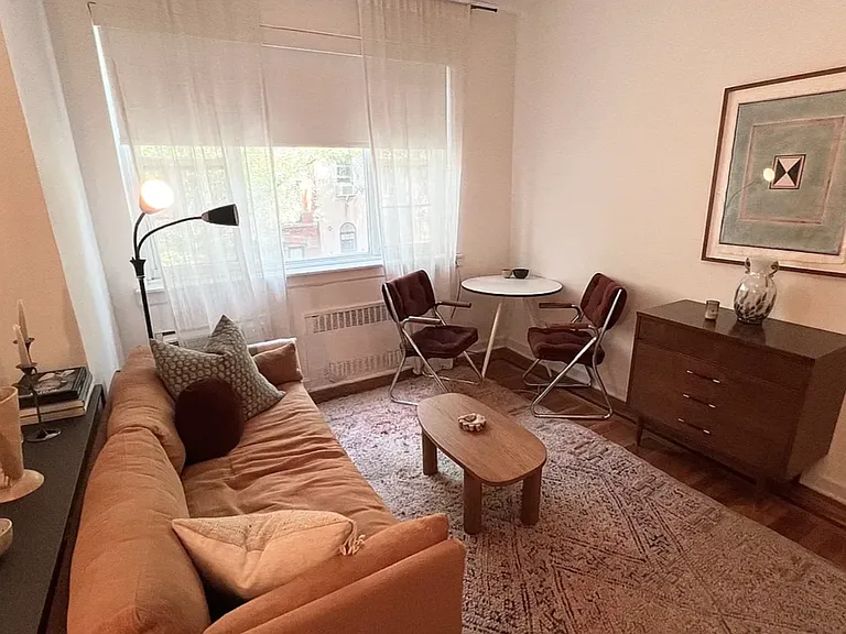 40 Grove St #2B — Photo 2
