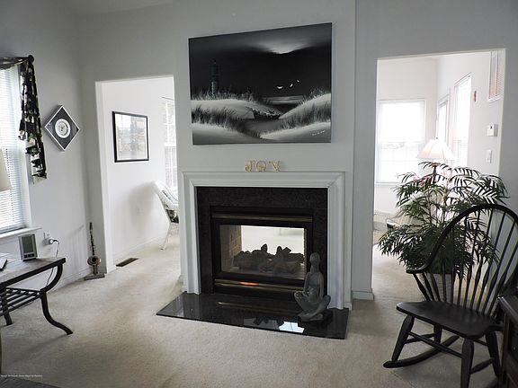 3rd image of 25 Provence Dr
