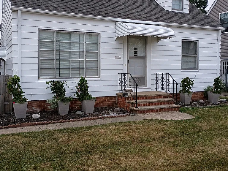 1200 Commonwealth Ave — Photo 1
