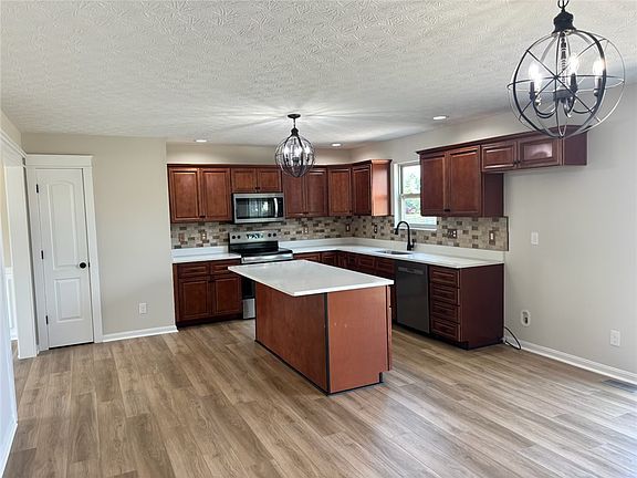 2nd image of 127 Timber Ridge Dr