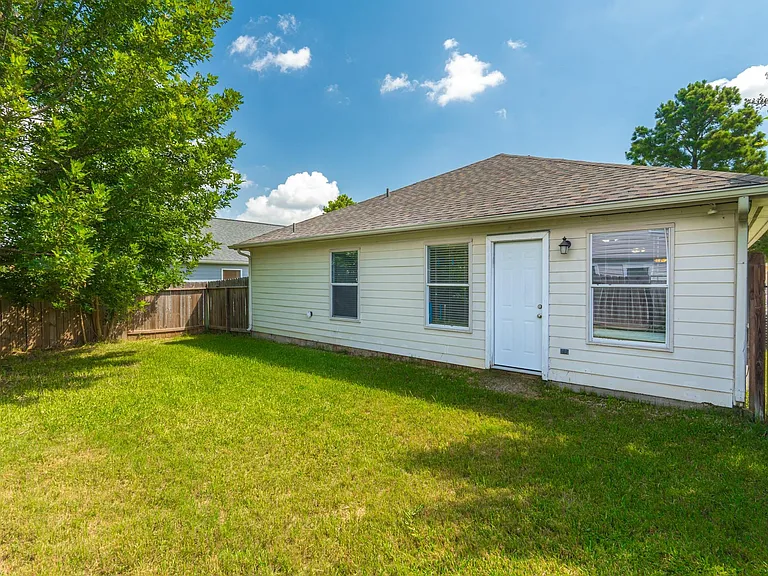21907 Willow Shade Ln — Photo 43