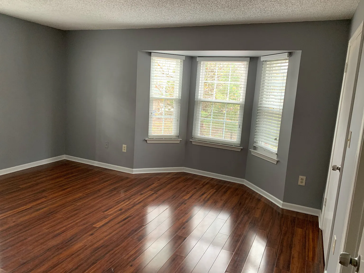 2 bed, 1011 sqft, $2,350 — Photo 4