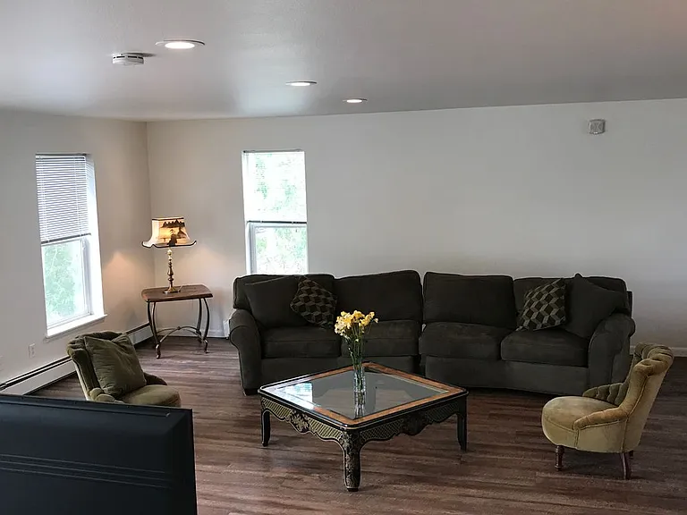 1019 N Weber St — Photo 6