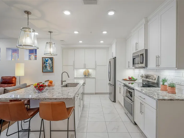 376 Aruba Cir #203 — Photo 5
