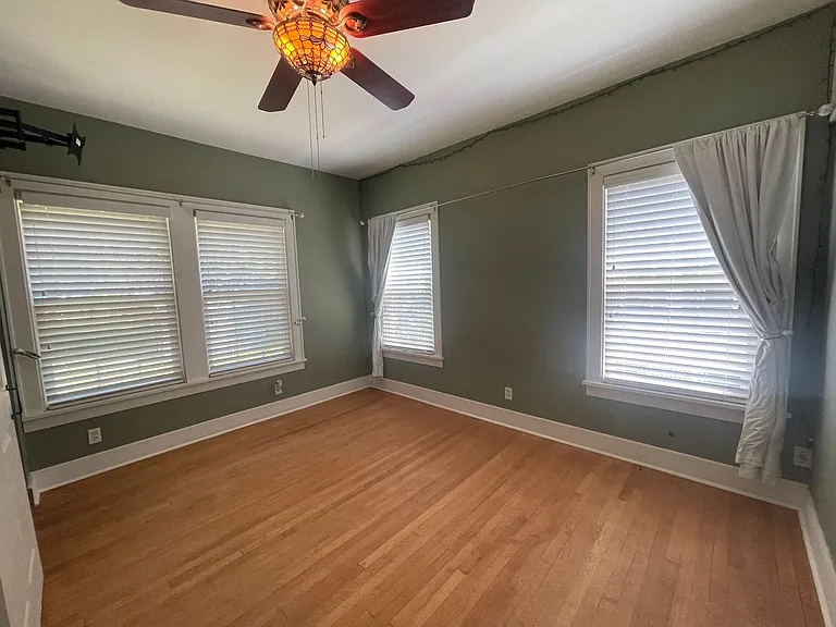 250 E Fairview St — Photo 9
