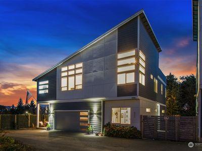 521 SW 3rd Place, Renton, WA, 98057