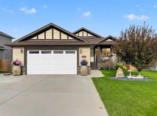 138 W Hanson Dr NE, Rocky View County, AB T0J1X1
