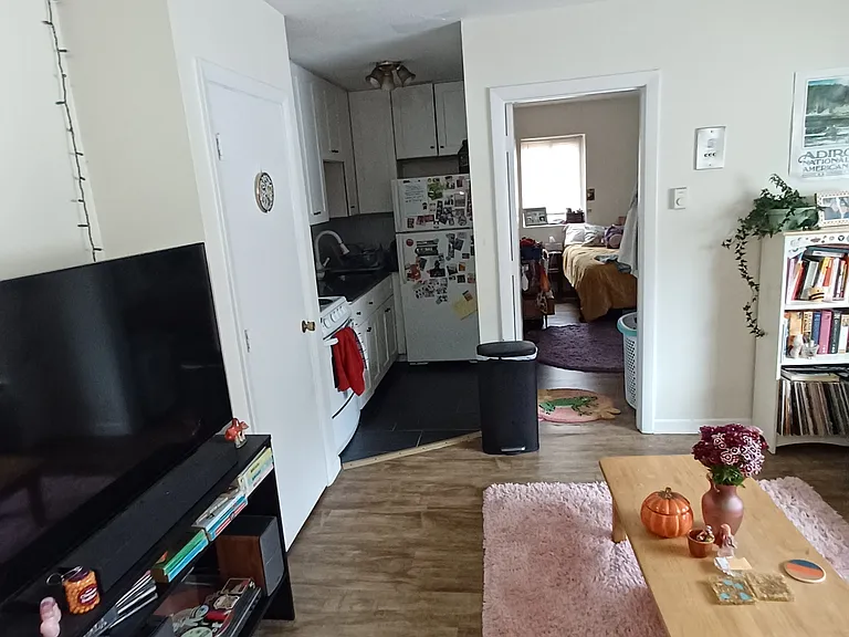200 Kelton St #21 — Photo 7