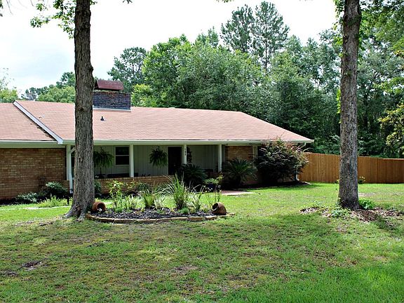 2nd image of 103 Lake Dr
