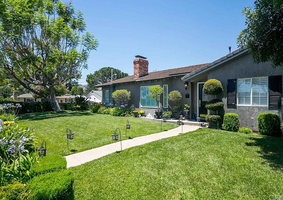2nd image of 1017 E Leadora Ave