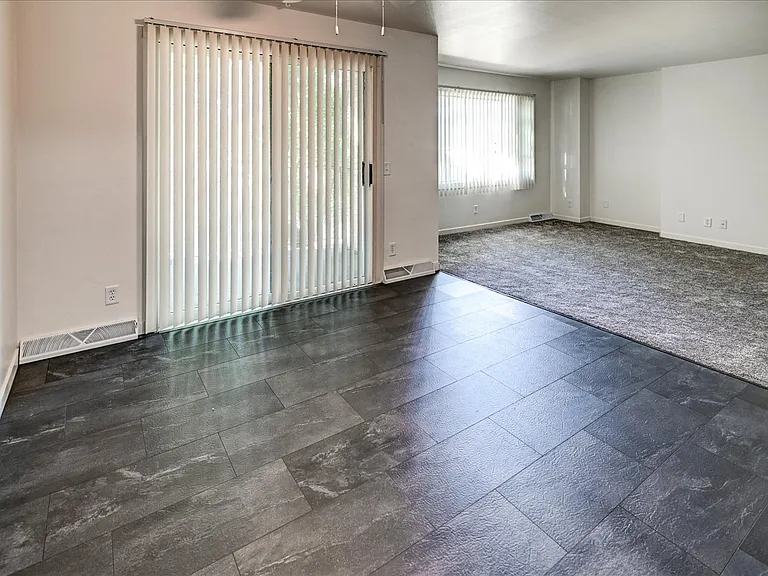 1802 Lake Point Dr #4 — Photo 4