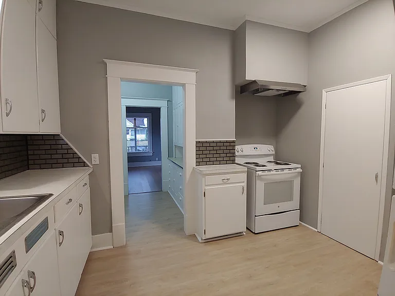 216 S Academy St — Photo 17