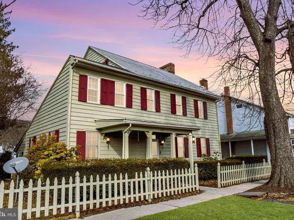 208 W Aaron Sq, Aaronsburg, PA 16820