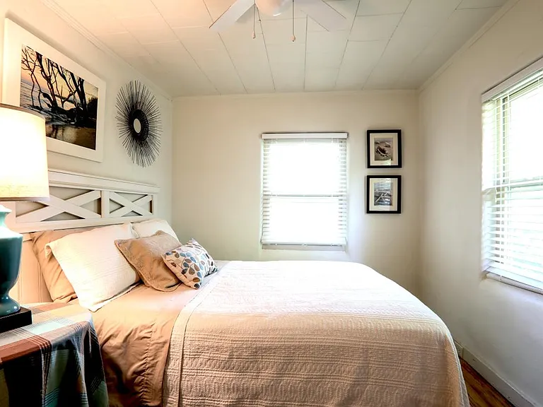 Guest bedroom