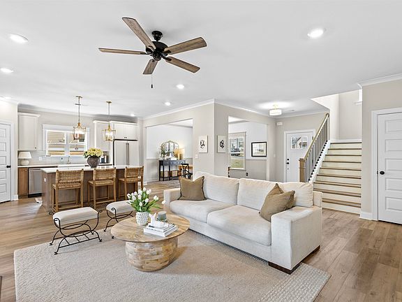 3rd image of 1190 Camellia Ridge Dr