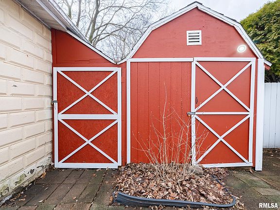 5th image of 1219 N Sheridan Rd