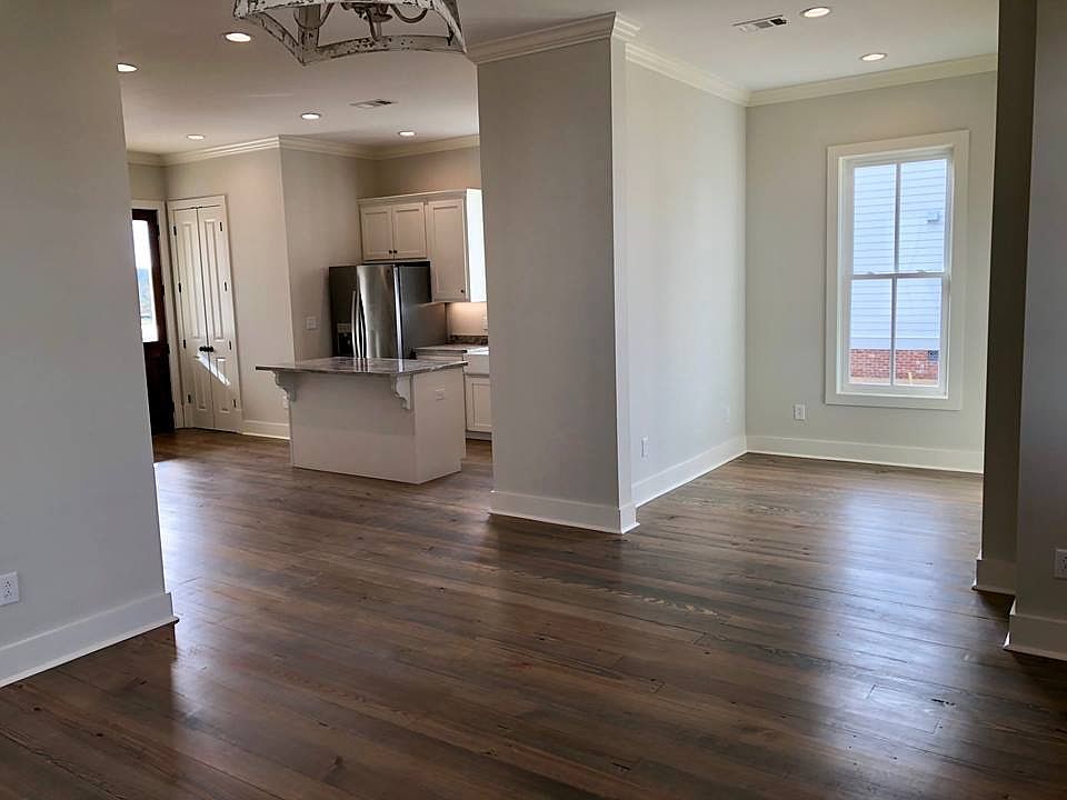 2nd image of 703 Mosaic Dr