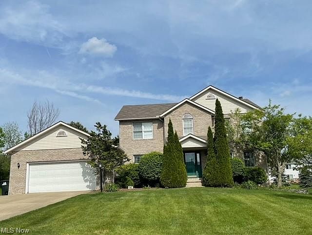 1st image of 907 Carrie Ln