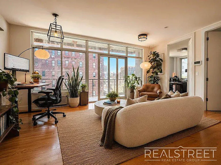 109 Winthrop St #4L — Photo 3