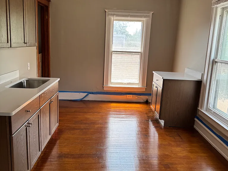 112 Eastern Ave SE #2 — Photo 5