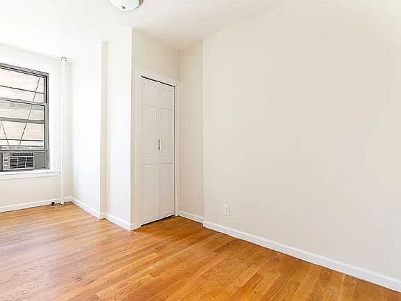 4th image of 62-64 Forsyth St #13