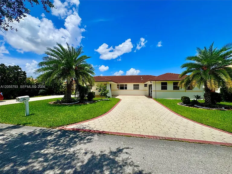 18701 Wentworth Dr — Photo 1