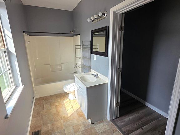 5th image of 30 N Morris St