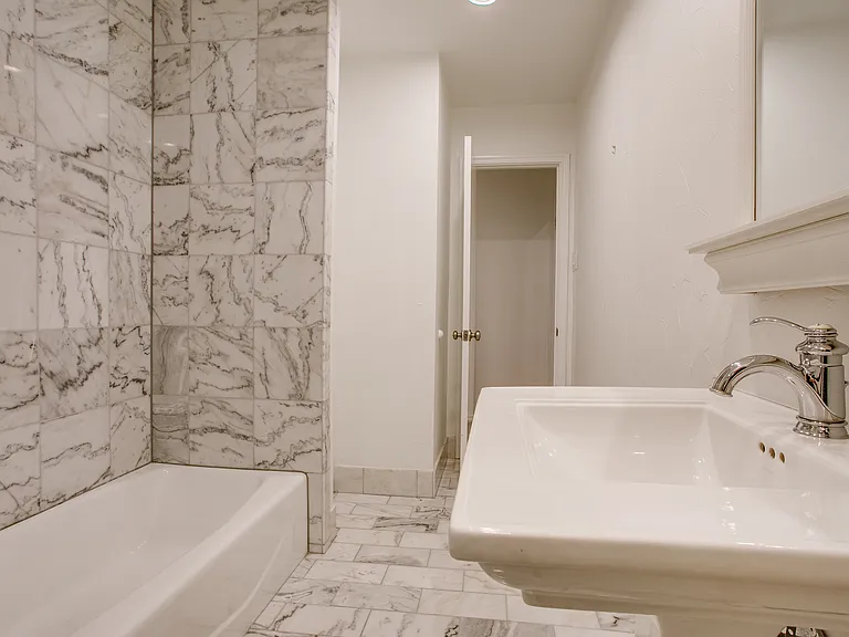 5815 Walnut Hill Ln — Photo 35