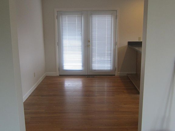 dining room

rear patio doors