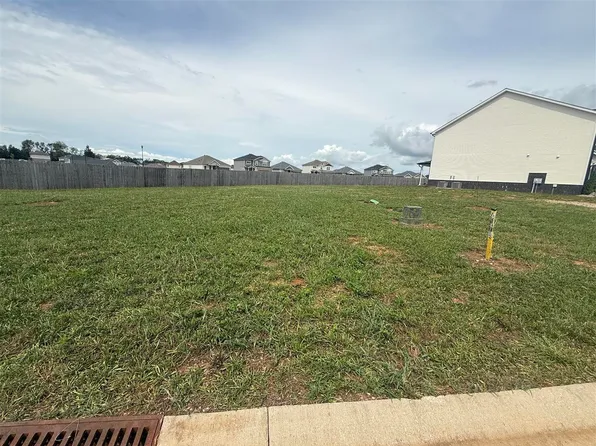 536 Yulan Cir, Bowling Green, KY 42104