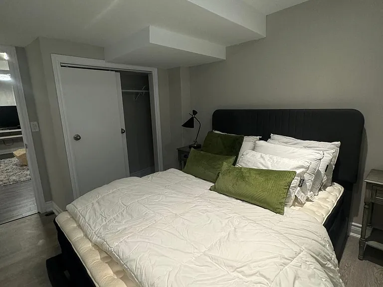 94 Houseman Cres — Photo 10