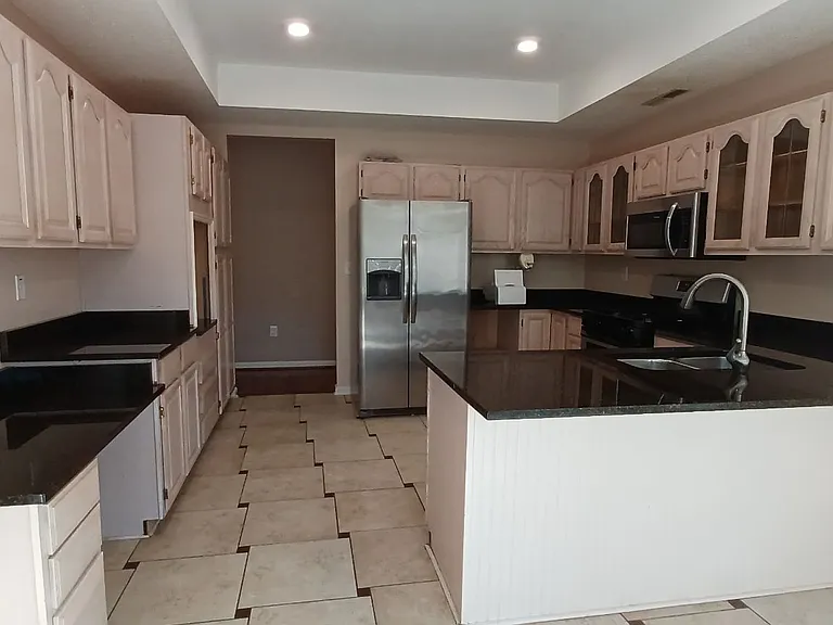 22 Lord Calvert Dr — Photo 5
