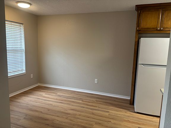 4th image of 612 Redwater Blvd W #612