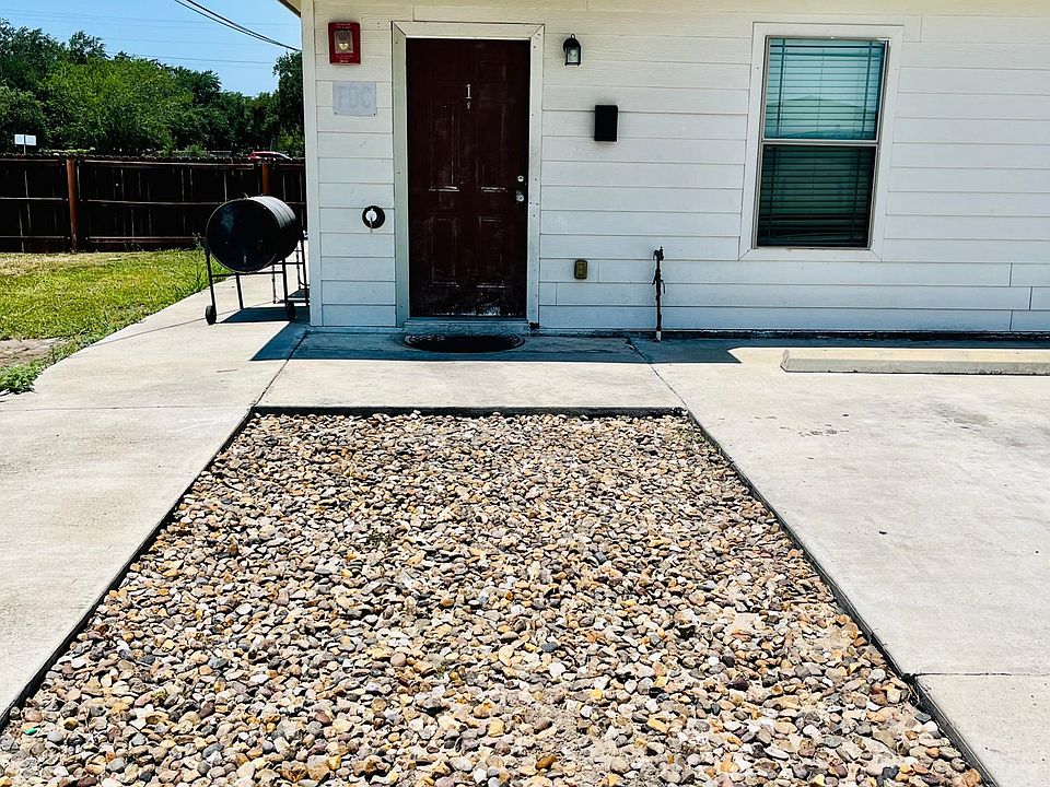 1st image of 1009 S Aransas St #1