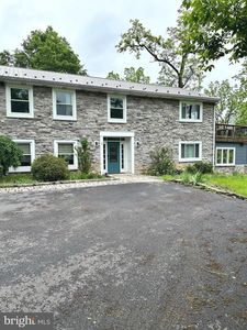 1801 Crums Mill Rd, Harrisburg, PA, 17110