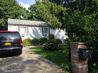 3 Eastern Ave, Brentwood, NY 11717