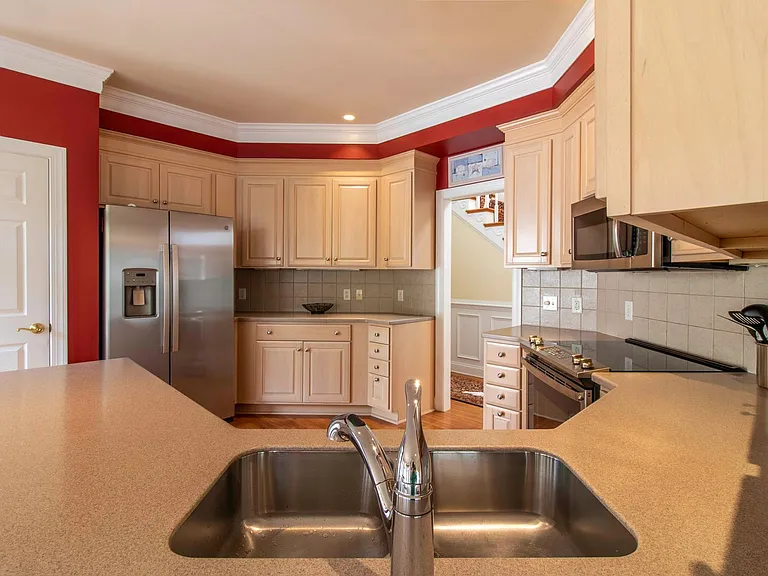 10 Wellington Pl — Photo 13