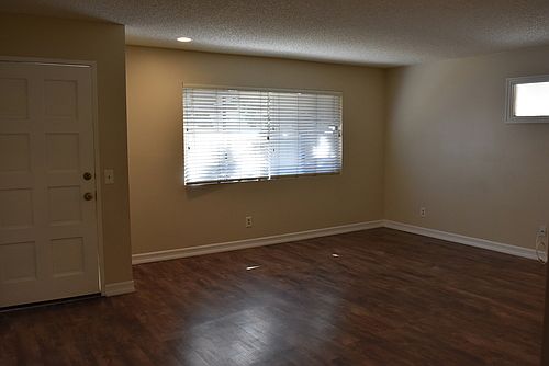 3rd image of 335 N Wabash Ave APT B