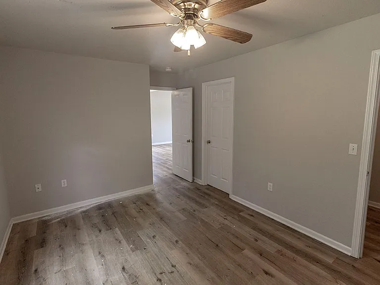1412 N Frideriki Dr — Photo 8