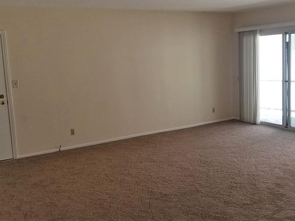 3rd image of 137 Lime St APT 5