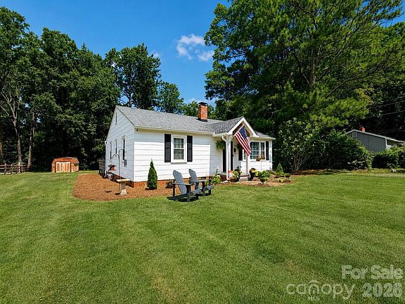 3rd image of 214 Oakwood Ave