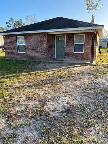 914 Live Oak St Photo 1